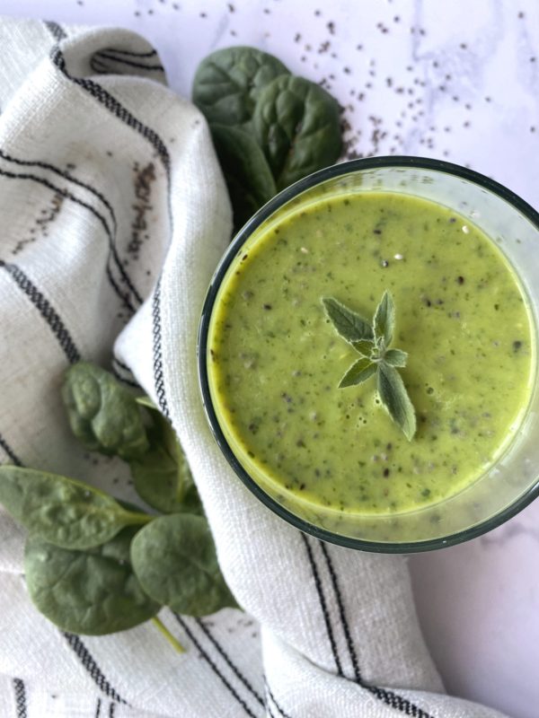 Zielony koktajl z kiwi i szpinaku, zdrowy przepis, zdrowe jedzenie, dieta, odchudzanie